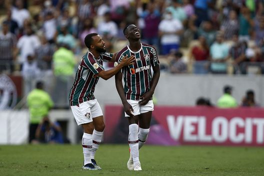 RIO DE JANEIRO, BRAZIL - NOVEMBER 21: Luiz Henrique of Fluminense celebrates with teammate Samuel Xavier after scoring the first goal of this team during a match between Fluminense and America MG as part of Brasileirao 2021 at Maracana Stadium on November 21, 2021 in Rio de Janeiro, Brazil. (Photo by Wagner Meier/Getty Images) RIO DE JANEIRO, BRAZIL - NOVEMBER 21: Luiz Henrique of Fluminense celebrates with teammate Samuel Xavier after scoring the first goal of this team during a match between Fluminense and America MG as part of Brasileirao 2021 at Maracana Stadium on November 21, 2021 in Rio de Janeiro, Brazil. (Photo by Wagner Meier/Getty Images)