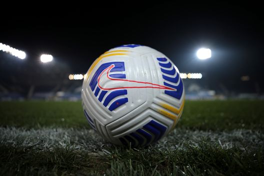 BERGAMO, ITALY - MARCH 12: A Nike Serie A match ball ahead of the Serie A match between Atalanta BC and Spezia Calcio at Gewiss Stadium on March 12, 2021 in Bergamo, Italy. (Photo by Emilio Andreoli/Getty Images) BERGAMO, ITALY - MARCH 12: A Nike Serie A match ball ahead of the Serie A match between Atalanta BC and Spezia Calcio at Gewiss Stadium on March 12, 2021 in Bergamo, Italy. (Photo by Emilio Andreoli/Getty Images)