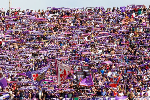 GERMOGLI PH: 3 SETTEMBRE 2022 FIRENZE STADIO ARTEMIO FRANCHI SERIE A FIORENTINA VS JUVENTUS NELLA FOTO TIFOSI CURVA FIESOLE Più di mille tifosi a Bologna: la spinta giusta per tornare a vincere- immagine 2
