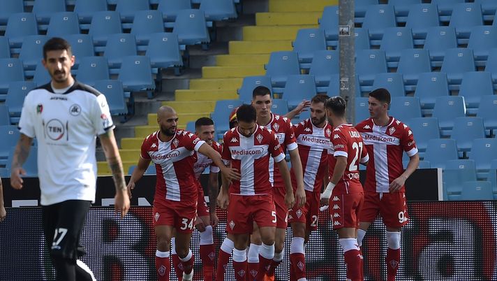 CESENA, ITALY - OCTOBER 18:  German Alejo Pezzella of ACF Fiorentina celebrates after scoring opening goal  during the Serie A match between Spezia Calcio and ACF Fiorentina at Dino Manuzzi Stadium on October 18, 2020 in Cesena, Italy.  (Photo by Giuseppe Bellini/Getty Images) 