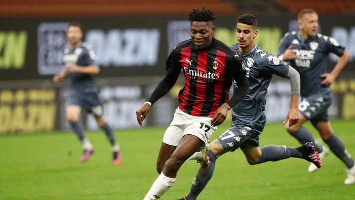 MILAN, ITALY - MAY 01: Rafael Leao of A.C. Milan runs with the ball whilst under pressure from Fabio Depaoli of Benevento Calcio during the Serie A match between AC Milan and Benevento Calcio at Stadio Giuseppe Meazza on May 01, 2021 in Milan, Italy. Sporting stadiums around Italy remain under strict restrictions due to the Coronavirus Pandemic as Government social distancing laws prohibit fans inside venues resulting in games being played behind closed doors. (Photo by Marco Luzzani/Getty Images) MILAN, ITALY - MAY 01: Rafael Leao of A.C. Milan runs with the ball whilst under pressure from Fabio Depaoli of Benevento Calcio during the Serie A match between AC Milan and Benevento Calcio at Stadio Giuseppe Meazza on May 01, 2021 in Milan, Italy. Sporting stadiums around Italy remain under strict restrictions due to the Coronavirus Pandemic as Government social distancing laws prohibit fans inside venues resulting in games being played behind closed doors. (Photo by Marco Luzzani/Getty Images)