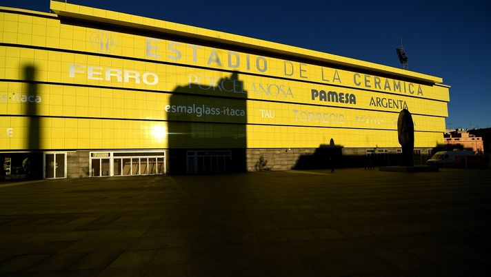 VILLAREAL, SPAIN - DECEMBER 06: General view outside the stadium prior to the La Liga Santander match between Villarreal CF and Elche CF at Estadio de la Ceramica on December 06, 2020 in Villareal, Spain. Sporting stadiums around the UK remain under strict restrictions due to the Coronavirus Pandemic as Government social distancing laws prohibit fans inside venues resulting in games being played behind closed doors. (Photo by David Ramos/Getty Images) VILLAREAL, SPAIN - DECEMBER 06: General view outside the stadium prior to the La Liga Santander match between Villarreal CF and Elche CF at Estadio de la Ceramica on December 06, 2020 in Villareal, Spain. Sporting stadiums around the UK remain under strict restrictions due to the Coronavirus Pandemic as Government social distancing laws prohibit fans inside venues resulting in games being played behind closed doors. (Photo by David Ramos/Getty Images)