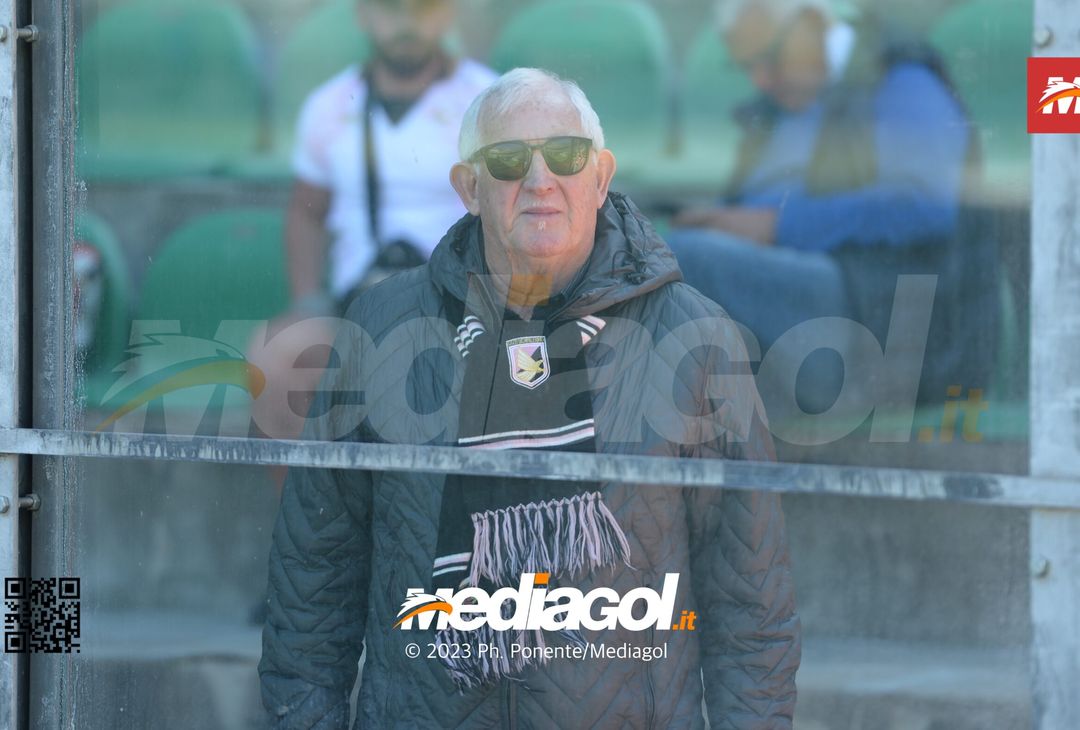 FOTOTIFO Palermo-Benevento 1-1, gli scatti ai tifosi al “Renzo Barbera” (Gallery) - immagine 14