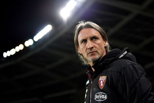  TURIN, ITALY - JANUARY 29: Head Coach of Torino DavideNicola looks on prior to the Serie A match between Torino FC and ACF Fiorentina at Stadio Olimpico di Torino on January 29, 2021 in Turin, Italy. (Photo by Valerio Pennicino/Getty Images) 