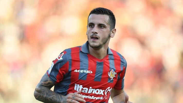 CREMONA, ITALY - AUGUST 27: Emanuele Valeri of US Cremonese looks on during the Serie A match between US Cremonese and Torino FC at Stadio Giovanni Zini on August 27, 2022 in Cremona, Italy. (Photo by Alessandro Sabattini/Getty Images) Cremonese, out Hendry e Meité: le prove di formazione, da Valeri a Zanimacchia - immagine 1