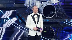 Notizie Udinese | Sanremo veste bianconero: regalata maglia ad Amadeus