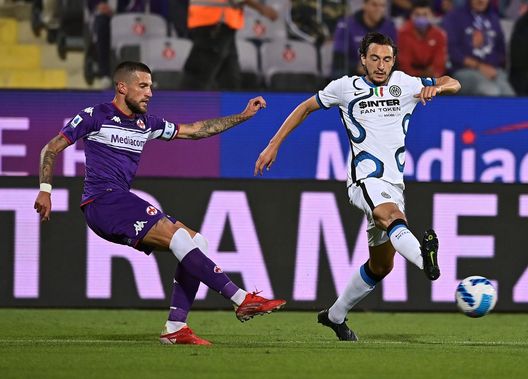 FLORENCE, ITALY - SEPTEMBER 21: Matteo Darmian of FC Internazionale in action during the Serie A match between ACF Fiorentina v FC Internazionale at Stadio Artemio Franchi on September 21, 2021 in Florence, Italy. (Photo by Mattia Ozbot - Inter/Inter via Getty Images) FLORENCE, ITALY - SEPTEMBER 21: Matteo Darmian of FC Internazionale in action during the Serie A match between ACF Fiorentina v FC Internazionale at Stadio Artemio Franchi on September 21, 2021 in Florence, Italy. (Photo by Mattia Ozbot - Inter/Inter via Getty Images)