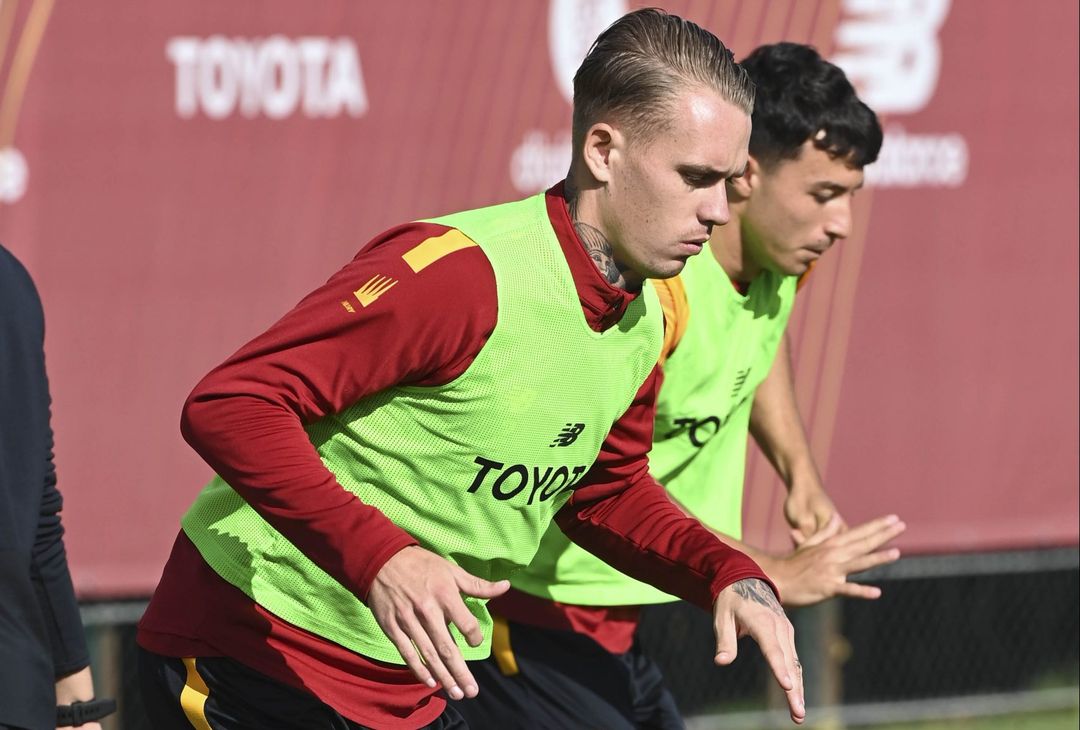 Trigoria, ripresa in vista del Betis: Karsdorp con il gruppo – FOTO GALLERY - immagine 59