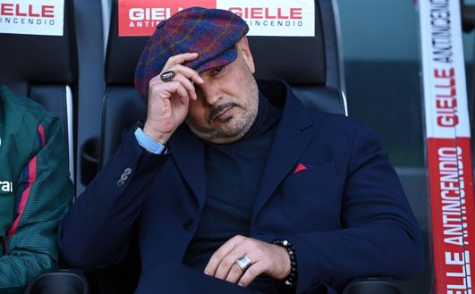 UDINE, ITALY - OCTOBER 17: Sinisa Mihajlovic head coach of Bologna FC reacts during the Serie A match between Udinese Calcio and Bologna FC at Dacia Arena on October 17, 2021 in Udine, Italy. (Photo by Alessandro Sabattini/Getty Images) UDINE, ITALY - OCTOBER 17: Sinisa Mihajlovic head coach of Bologna FC reacts during the Serie A match between Udinese Calcio and Bologna FC at Dacia Arena on October 17, 2021 in Udine, Italy. (Photo by Alessandro Sabattini/Getty Images)
