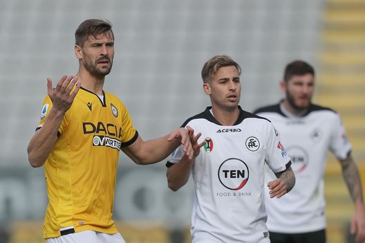 LA SPEZIA, ITALY - JANUARY 31: Matteo Ricci of Spezia Calcio and Fernando Llorente of Udinese Calcio during the Serie A match between Spezia Calcio and Udinese Calcio at Stadio Alberto Picco on January 31, 2021 in La Spezia, Italy. (Photo by Gabriele Maltinti/Getty Images) LA SPEZIA, ITALY - JANUARY 31: Matteo Ricci of Spezia Calcio and Fernando Llorente of Udinese Calcio during the Serie A match between Spezia Calcio and Udinese Calcio at Stadio Alberto Picco on January 31, 2021 in La Spezia, Italy. (Photo by Gabriele Maltinti/Getty Images)
