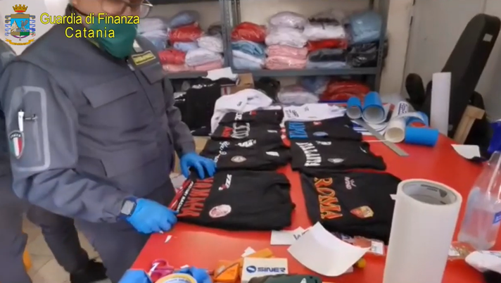 Catania, scoperto “laboratorio del falso” a Belpasso: Juventus e non solo, il titolare vendeva capi falsi  Catania, scoperto “laboratorio del falso” a Belpasso: Juventus e non solo, il titolare vendeva capi falsi