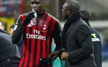  Clarence Seedorf e Mario Balotelli (fonte foto: www.gazzetta.it)