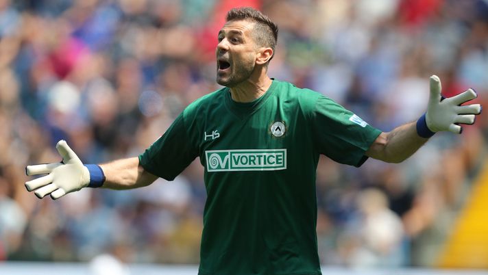UDINE, ITALY - MAY 06: Albano Bizzarri of Udinese Calcio reacts during the serie A match between Udinese Calcio and FC Internazionale at Stadio Friuli on May 6, 2018 in Udine, Italy. (Photo by Gabriele Maltinti/Getty Images) UDINE, ITALY - MAY 06: Albano Bizzarri of Udinese Calcio reacts during the serie A match between Udinese Calcio and FC Internazionale at Stadio Friuli on May 6, 2018 in Udine, Italy. (Photo by Gabriele Maltinti/Getty Images)