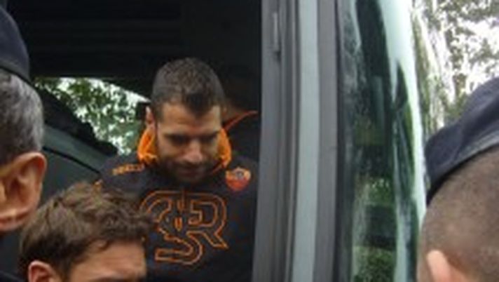 E sul bus aria tesa e musi lunghi - immagine 1