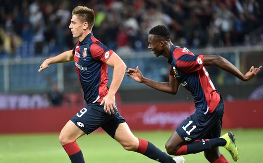 GENOA, GE - SEPTEMBER 26: Krzysztof Piatek of Genoa celebrates with Christian Kouam? after scoring to make it 1-0 during the serie A match between Genoa CFC and Chievo Verona at Stadio Luigi Ferraris on September 26, 2018 in Genoa, Italy. (Photo by Paolo Rattini/Getty Images) GENOA, GE - SEPTEMBER 26: Krzysztof Piatek of Genoa celebrates with Christian Kouam? after scoring to make it 1-0 during the serie A match between Genoa CFC and Chievo Verona at Stadio Luigi Ferraris on September 26, 2018 in Genoa, Italy. (Photo by Paolo Rattini/Getty Images)