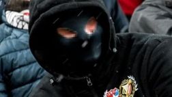 Festa Widzew sotto la curva: derby vinto, rivali quasi retrocessi, interruzione da fuochi d’artificio