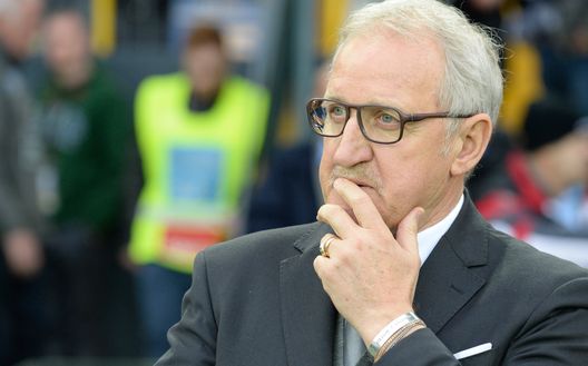 UDINE, ITALY - MARCH 19: Head coach of Udinese Luigi Del Neri looks on during the Serie A match between Udinese Calcio and US Citta di Palermo at Stadio Friuli on March 19, 2017 in Udine, Italy. (Photo by Dino Panato/Getty Images) UDINE, ITALY - MARCH 19: Head coach of Udinese Luigi Del Neri looks on during the Serie A match between Udinese Calcio and US Citta di Palermo at Stadio Friuli on March 19, 2017 in Udine, Italy. (Photo by Dino Panato/Getty Images)