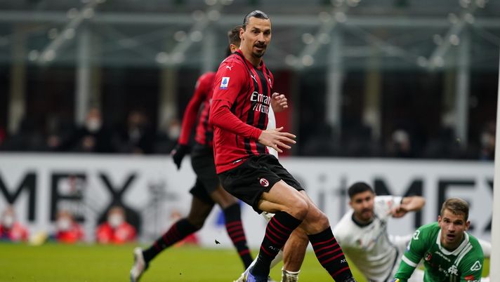 MILAN, ITALY - JANUARY 17: Zlatan Ibrahimović of AC Milan looks on during the Serie A match between AC Milan and Spezia Calcio at Stadio Giuseppe Meazza on January 17, 2022 in Milan, Italy. (Photo by Pier Marco Tacca/AC Milan via Getty Images) MILAN, ITALY - JANUARY 17: Zlatan Ibrahimović of AC Milan looks on during the Serie A match between AC Milan and Spezia Calcio at Stadio Giuseppe Meazza on January 17, 2022 in Milan, Italy. (Photo by Pier Marco Tacca/AC Milan via Getty Images)