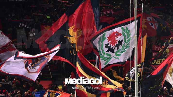 GENOA, ITALY - DECEMBER 18:  Fans of Genoa show their support during the Serie A match between Genoa CFC and US Citta di Palermo at Stadio Luigi Ferraris on December 18, 2016 in Genoa, Italy.  (Photo by Tullio M. Puglia/Getty Images) 