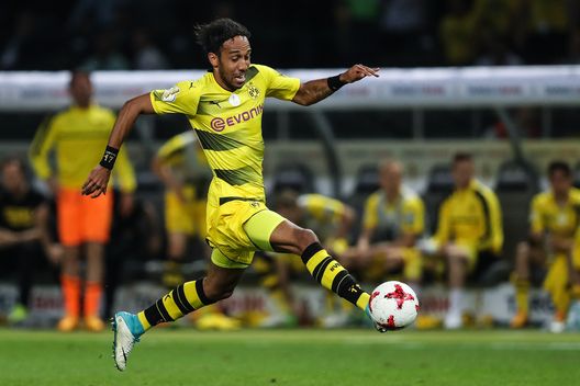 BERLIN, GERMANY - MAY 27: Pierre-Emerick Aubameyang of Dortmund controls the ball during the DFB Cup final match between Eintracht Frankfurt and Borussia Dortmund at Olympiastadion on May 27, 2017 in Berlin, Germany. (Photo by Maja Hitij/Bongarts/Getty Images) 