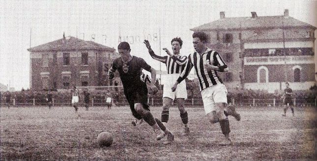 Il mistero della Coppa Italia 1926-27, iniziata e mai finita, con un Milan-Juventus rimasto in… sospeso! Il mistero della Coppa Italia 1926-27, iniziata e mai finita, con un Milan-Juventus rimasto in… sospeso!