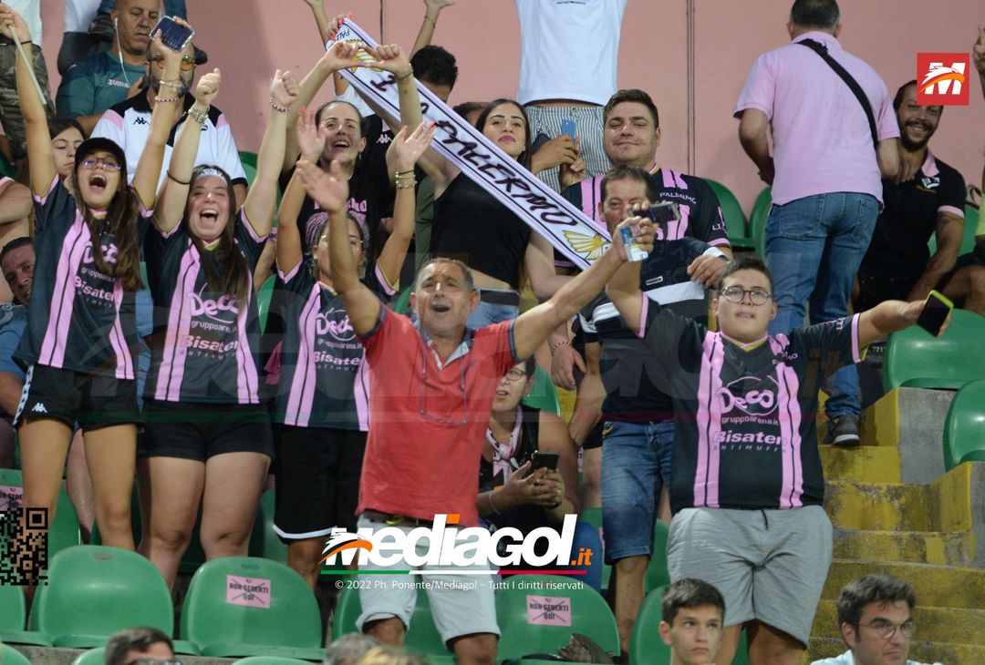 FOTOTIFO, Palermo-Perugia 2-0: i tifosi allo stadio Renzo Barbera (Gallery) - immagine 14
