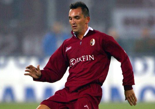 TURIN - NOVEMBER 2: Marco Ferrante of Torino in action during the Serie A match between Torino and Brescia, played at the Stadio Delle Alpi, Turin, Italy on November 2, 2002. (Photo by Grazia Neri/Getty Images) TURIN - NOVEMBER 2: Marco Ferrante of Torino in action during the Serie A match between Torino and Brescia, played at the Stadio Delle Alpi, Turin, Italy on November 2, 2002. (Photo by Grazia Neri/Getty Images)