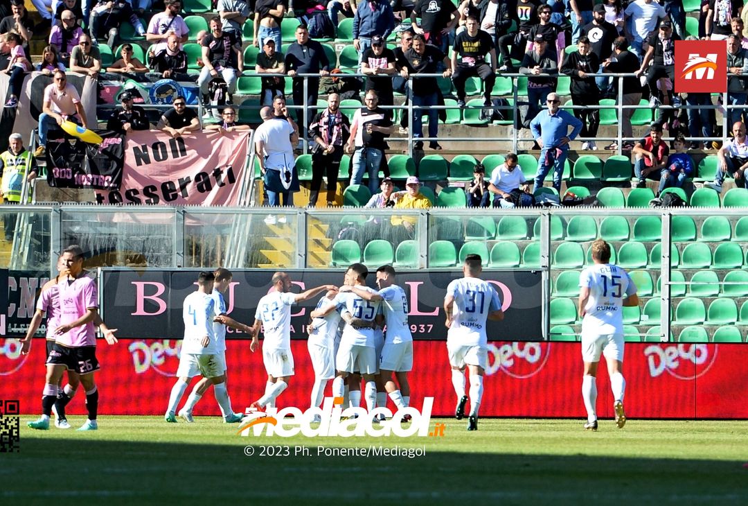 FOTO Palermo-Benevento 1-1, 34ª giornata di Serie B 2022-2023 (La Gallery) - immagine 33
