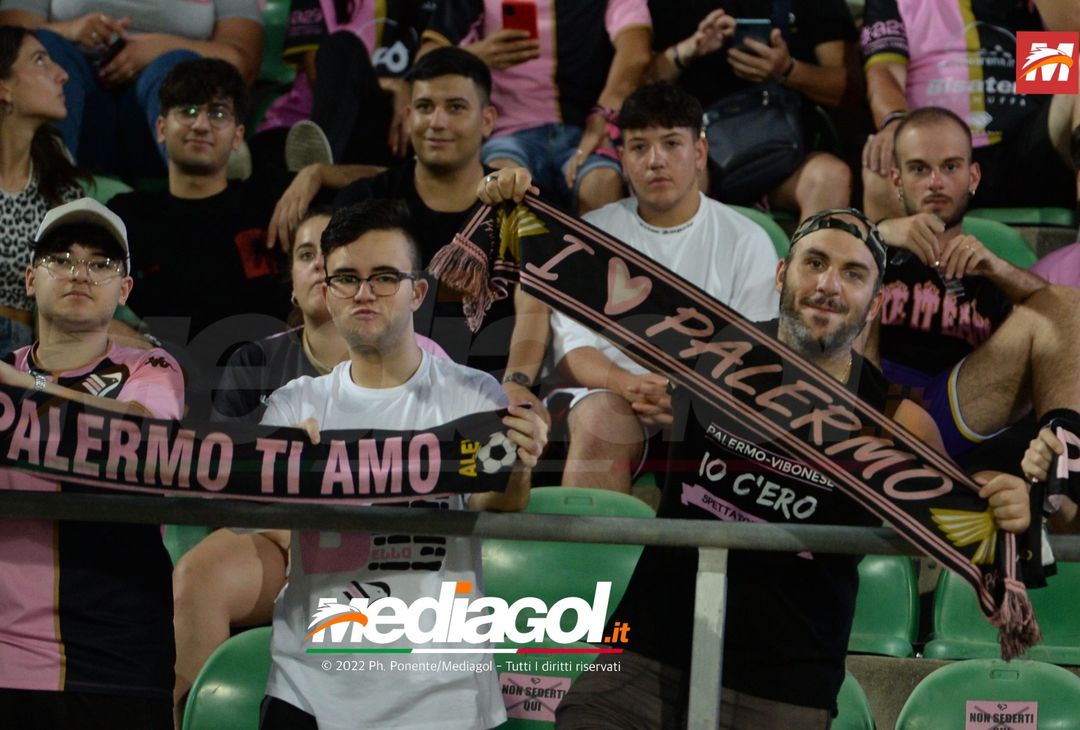 FOTOTIFO, Palermo-Reggiana 3-2 i tifosi allo stadio (gallery) - immagine 36