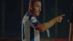 Video – Un super Totti cala il poker con la sua squadra di calcio a otto