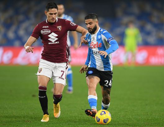  NAPLES, ITALY - DECEMBER 23: Lorenzo Insigne of SSC Napoli battles for possession with Sasa Lukic of Torino during the Serie A match between SSC Napoli and Torino FC at Stadio Diego Armando Maradona on December 23, 2020 in Naples, Italy. Sporting stadiums around Italy remain under strict restrictions due to the Coronavirus Pandemic as Government social distancing laws prohibit fans inside venues resulting in games being played behind closed doors. (Photo by Francesco Pecoraro/Getty Images) 