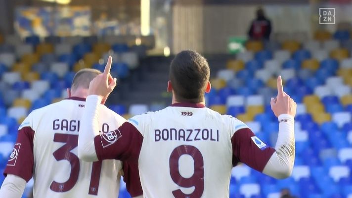 VIDEO Napoli-Salernitana 1-1: colpo di tacco di Obi e gran gol di Bonazzoli! VIDEO Napoli-Salernitana 1-1: colpo di tacco di Obi e gran gol di Bonazzoli! - immagine 1