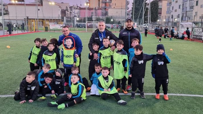 Artem, il bimbo scampato alla guerra si allena al Super Santos Village di Portici - immagine 1