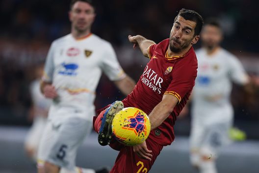 ROME, ITALY - FEBRUARY 23: Henrikh Mkhitaryan of AS Roma in action during the Serie A match between AS Roma and US Lecce at Stadio Olimpico on February 23, 2020 in Rome, Italy. (Photo by Paolo Bruno/Getty Images) ROME, ITALY - FEBRUARY 23: Henrikh Mkhitaryan of AS Roma in action during the Serie A match between AS Roma and US Lecce at Stadio Olimpico on February 23, 2020 in Rome, Italy. (Photo by Paolo Bruno/Getty Images)