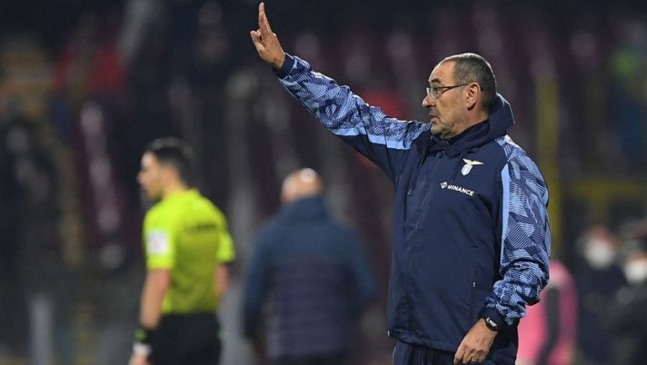 SALERNO, ITALY - JANUARY 15: Maurizio Sarri SS Lazio coach reacts during the Serie A match between US Salernitana and SS Lazio at Stadio Arechi on January 15, 2022 in Salerno, Italy. (Photo by Francesco Pecoraro/Getty Images) Sarri: “Ecco come sta Pedro! Lazzari, colpe non sue. Milinkovic tra i migliori mai allenati” - immagine 1