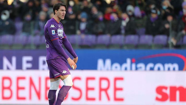 Vlahovic e Scamacca, porte girevoli sul mercato. Ma oggi è solo sfida in campo - immagine 1