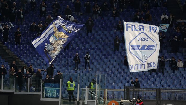 Il derby dello stop alla A, i laziali e i romanisti: “Quando eravamo in testa noi, volevate fermare tutto…” - immagine 1