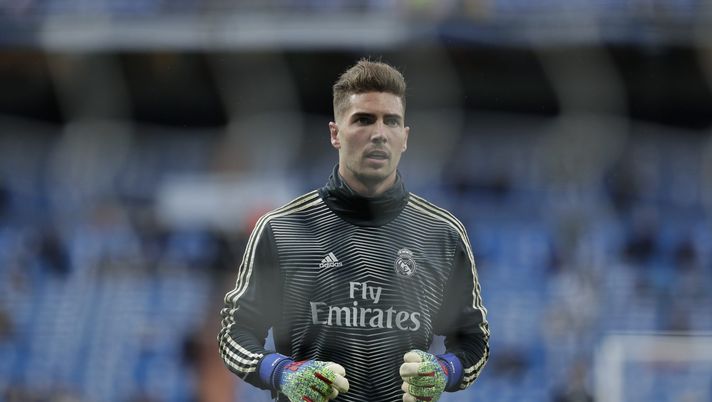 MADRID, SPAIN - MARCH 31: Luca Zidane of Real Madrid warms up ahead of the La Liga match between Real Madrid CF and SD Huesca at Estadio Santiago Bernabeu on March 31, 2019 in Madrid, Spain. (Photo by Gonzalo Arroyo Moreno/Getty Images) MADRID, SPAIN - MARCH 31: Luca Zidane of Real Madrid warms up ahead of the La Liga match between Real Madrid CF and SD Huesca at Estadio Santiago Bernabeu on March 31, 2019 in Madrid, Spain. (Photo by Gonzalo Arroyo Moreno/Getty Images)