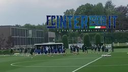 VIDEO FCIN1908 / Euroderby, Inter in campo ad Appiano: Gosens in campo con una fasciatura