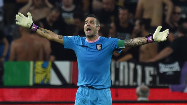 Sorrentino in azione con la maglia del Palermo 