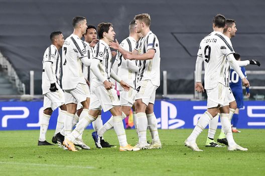I giocatori della Juventus esultano dopo un gol messo a segno I giocatori della Juventus esultano dopo un gol messo a segno