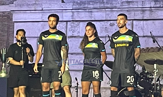 NUOVE MAGLIE / Quasi 10mila in piazza, ecco foto e video della serata! - immagine 5