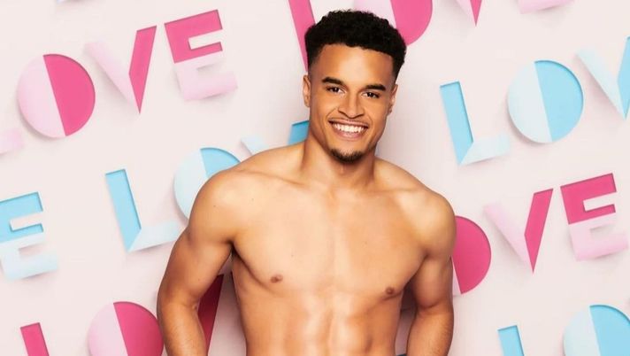 Hashtag United, Toby salta il precampionato per Love Island: &#8220;Amo i piedi ma non sono feticista&#8221; 