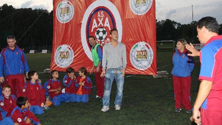 La famiglia Totti: “La scuola calcio e il centro sportivo sono di nostra proprietà” - immagine 1