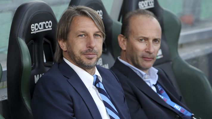 REGGIO NELL'EMILIA, ITALY - MAY 31:  FC Internazionale Milano Juvenile coach Stefano Vecchi and Roberto Samaden look on before the juvenile playoff match between FC Internazionale and AS Roma at Mapei Stadium - Citta' del Tricolore on May 31, 2016 in Reggio nell'Emilia, Italy.  (Photo by Marco Luzzani - Inter/Inter via Getty Images) 
