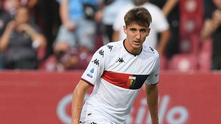 SALERNO, ITALY - OCTOBER 02: Andrea Cambiaso of Genoa CFC during the Serie A match between US Salernitana v Genoa CFC at Stadio Arechi on October 2, 2021 in Salerno, Italy. (Photo by Francesco Pecoraro/Getty Images) Genoa, Cambiaso svela: “Spero di tornare dall’infortunio per questa data” - immagine 1