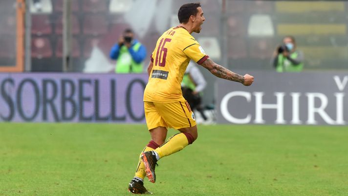 Foto Francesco Saya/LaPresse 01 Novembre 2021 - Reggio Calabria, Italia sport, calcio Reggina vs Cittadella - Campionato di calcio Serie BKT 2021/2022 - Stadio Oreste Granillo. Nella foto: Alessio Vita esulta dopo il gol 0-1Photo Francesco Saya/LaPresse November 01, 2021 - Reggio Calabria, Italy sport, soccer Reggina vs Cittadella - Italian Football Championship League BKT 2021/2022 - Oreste Granillo stadium.In the pic: Alessio Vita celebrates Il Cittadella torna alla Vita, sbancata Reggio Calabria - immagine 1