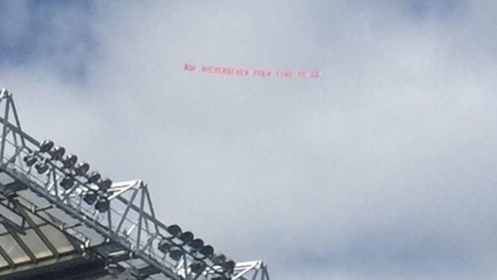 Nel 2016 un elicottero per dileggiare la retrocessione del Newcastle, oggi il Sunderland ha paura dei tifosi avversari... Nel 2016 un elicottero per dileggiare la retrocessione del Newcastle, oggi il Sunderland ha paura dei tifosi avversari...