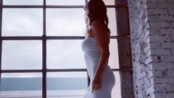 VIDEO / Elisabetta Canalis più sexy che mai! Fa impazzire i fans con un post… in bianco