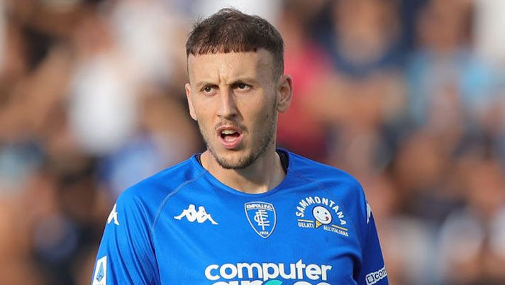EMPOLI, ITALY - AUGUST 21: Ardian Ismajli of Empoli FC looks on during the Serie A match between Empoli FC and ACF Fiorentina at Stadio Carlo Castellani on August 21, 2022 in Empoli, . (Photo by Gabriele Maltinti/Getty Images) Empoli, tegola Ismajli in nazionale: infortunio muscolare e rischio lungo stop - immagine 1
